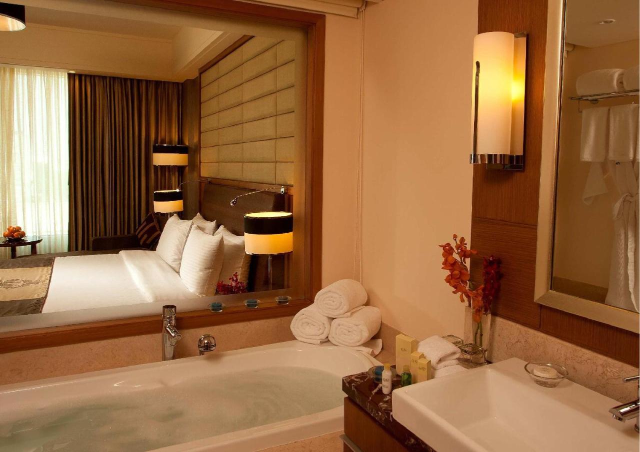 Radisson Blu Hotel, Nagpur Ngoại thất bức ảnh